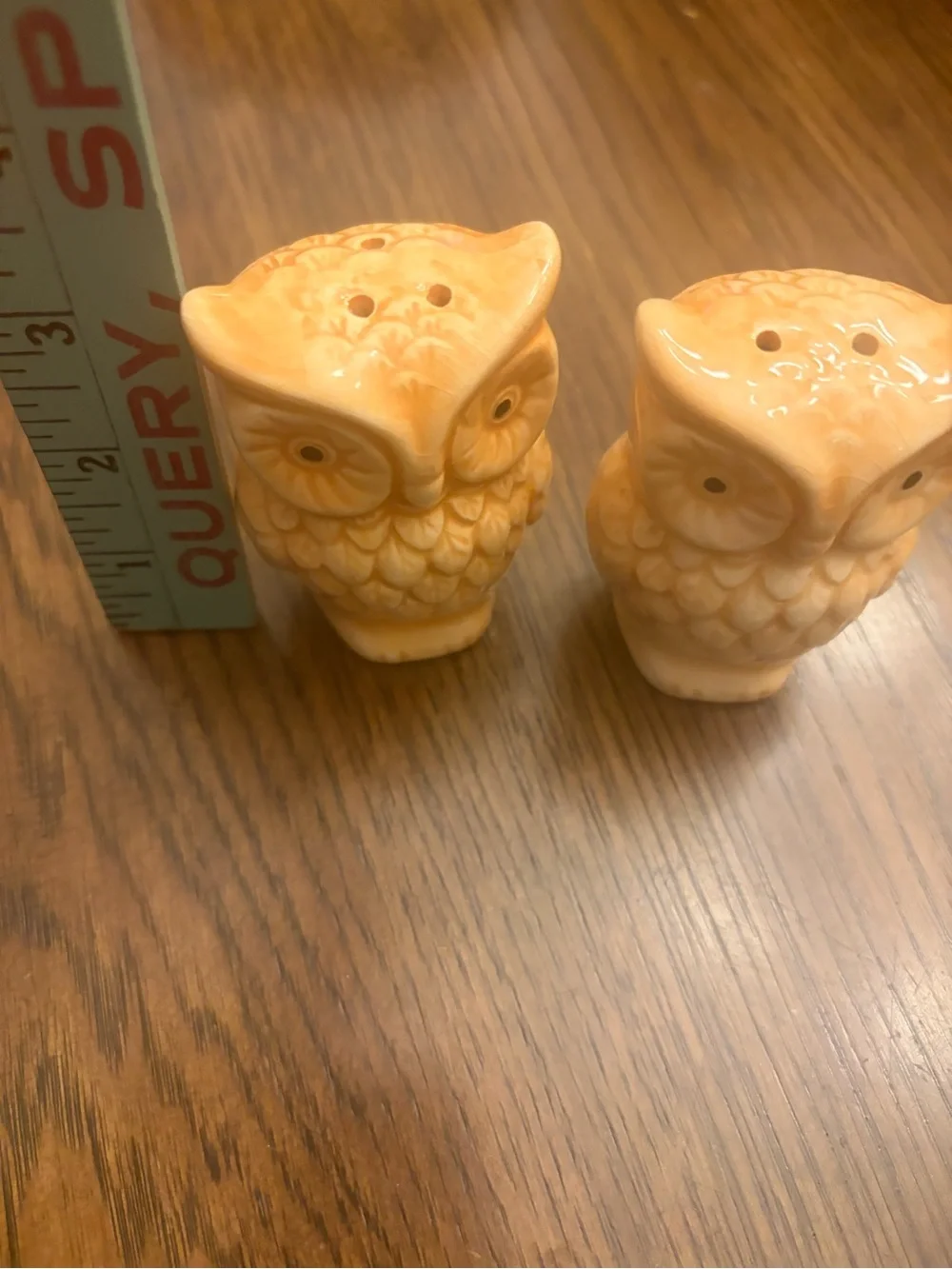 Ceramic Owl Salt and Pepper Shaker Set - Creamy yellowish. Grandmacore.